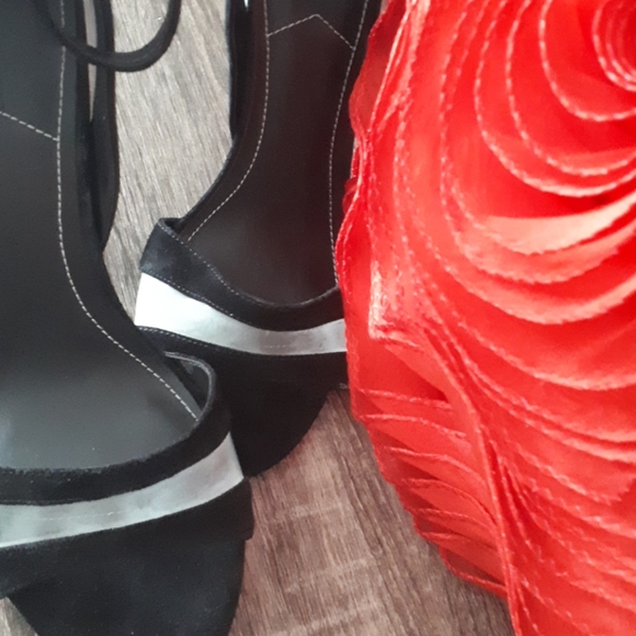 Black stillettoes, size 10 - Picture 7 of 9